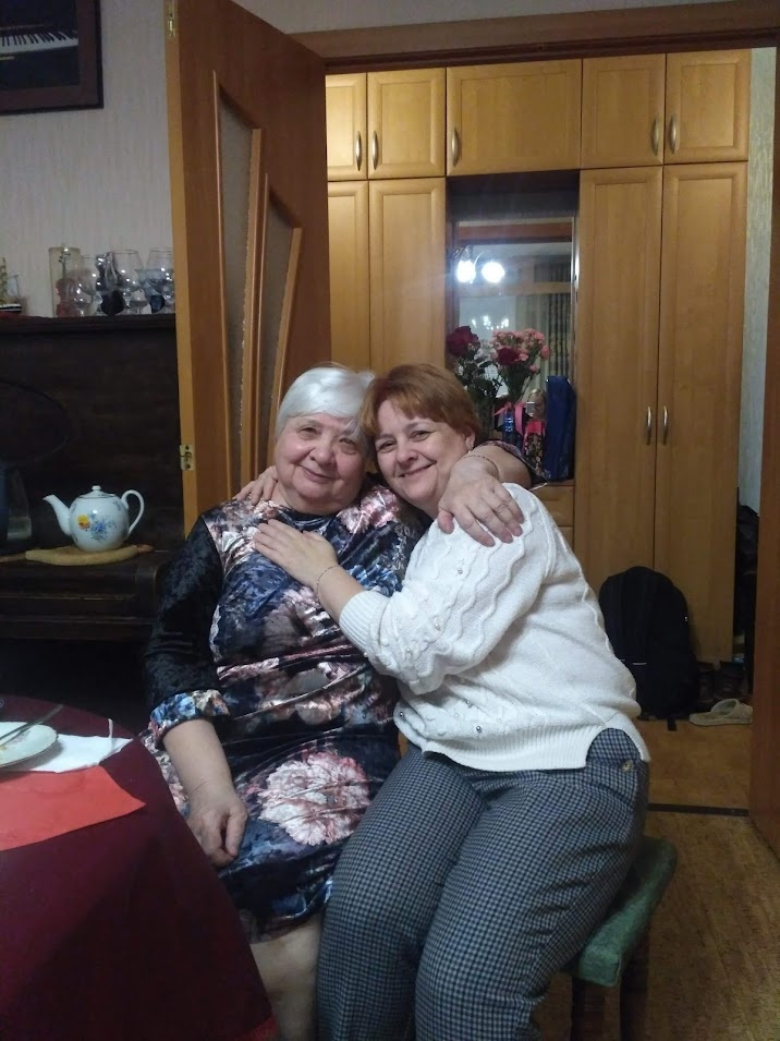 Автор со своей мамой (фото из архива автора)