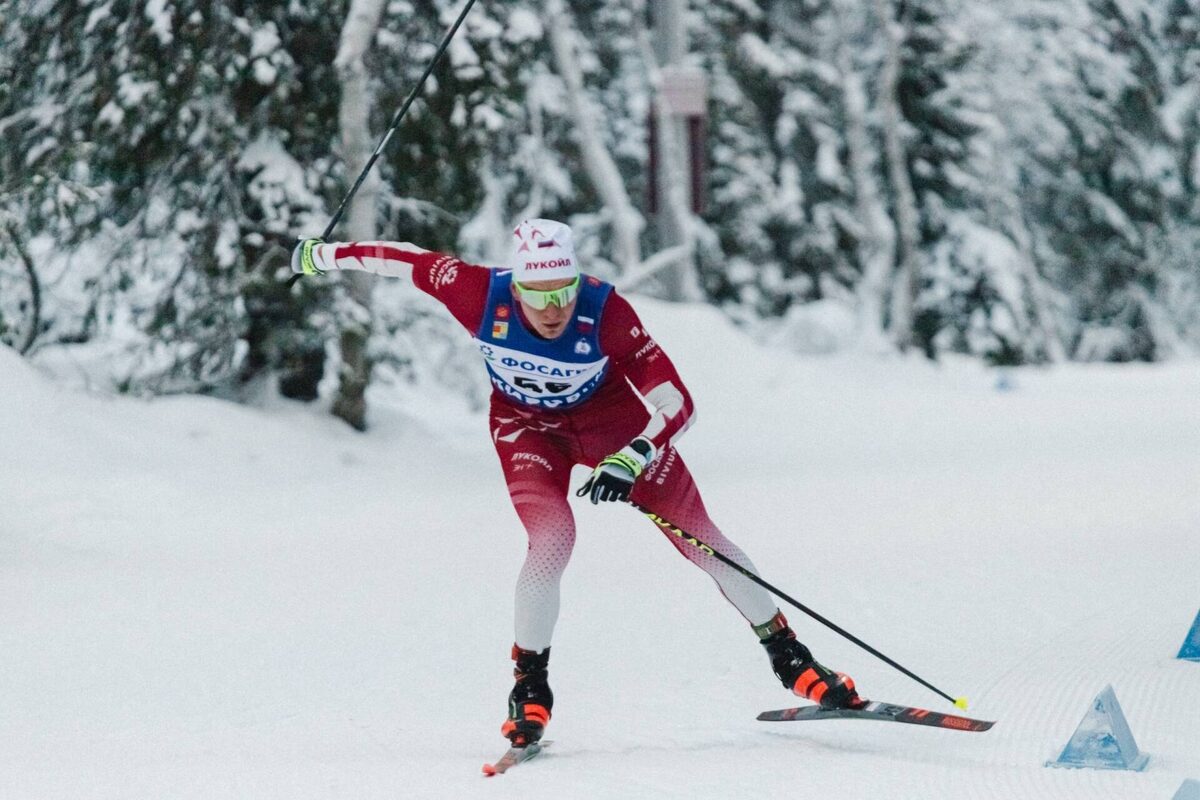 Главным событием первого этапа Кубка России стал срыв главной звезды отечественных лыжных гонок Александра БольшуноваФото: vk.com/russianskiteam