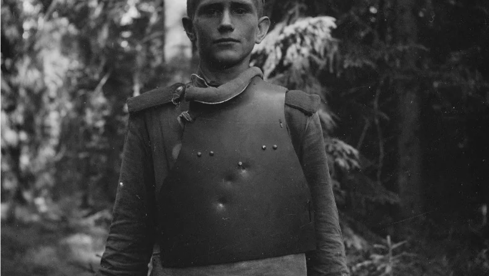 Против какого оружия предназначались стальные «латы» красноармейцев во время ВОВ