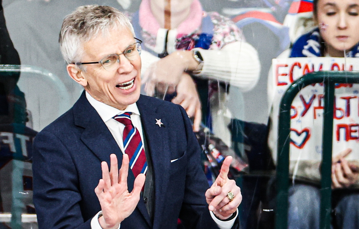    Главный тренер СКА Игорь Ларионов  Петр Ковалев/ТАСС