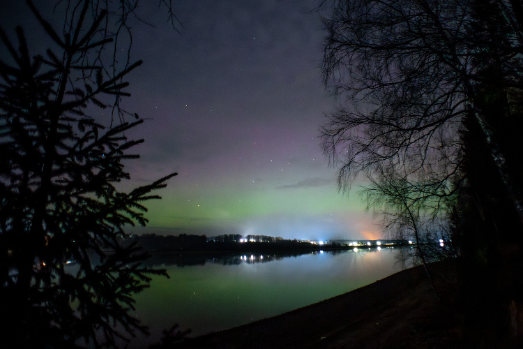    Северное сияние в Ярославской области. Фото: Юлия Федотова