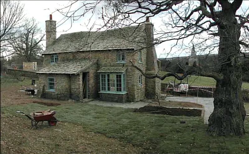 https://houseandhistory.com/rosehill-cottage-from-the-holiday/