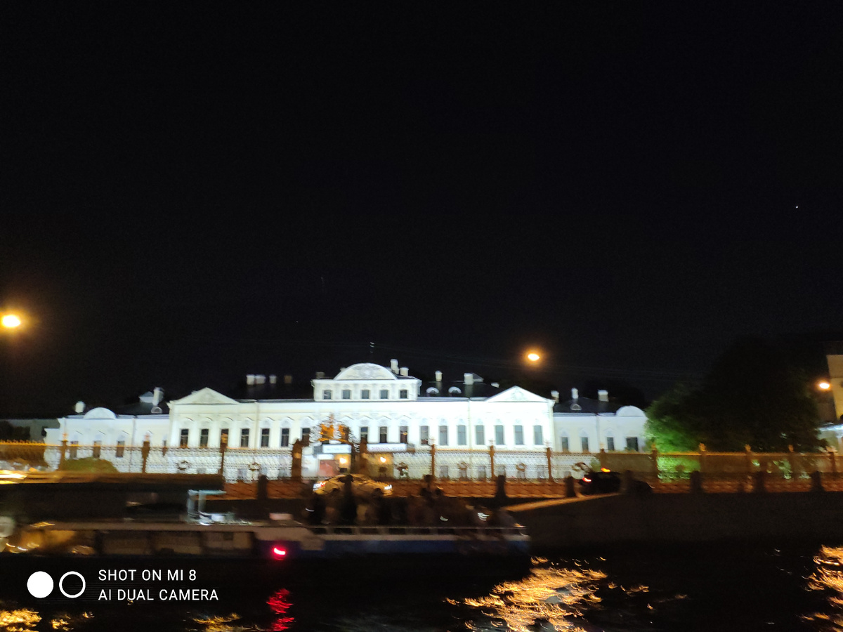 Дворец Шермеетевых в Санкт-Петербурге,он же Фонтанный дом ,дадее все фото в статье его же ,с разных ракуросов и из внутреннего двора.