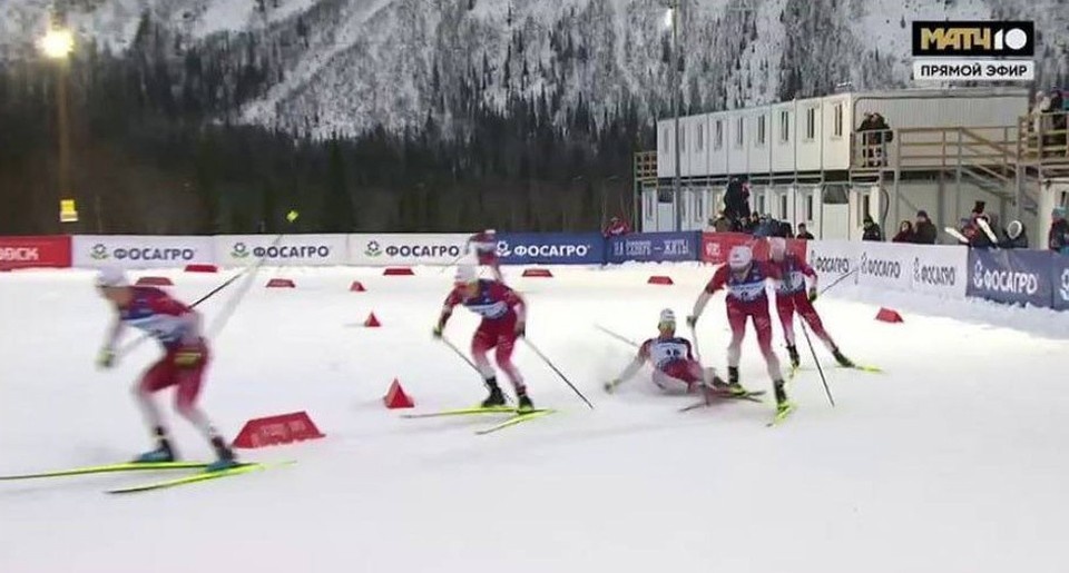    Большунов столкнулся с Бакуровым во время спринта, а потом отомстил ему. Фото: кадр видео "Матч ТВ"