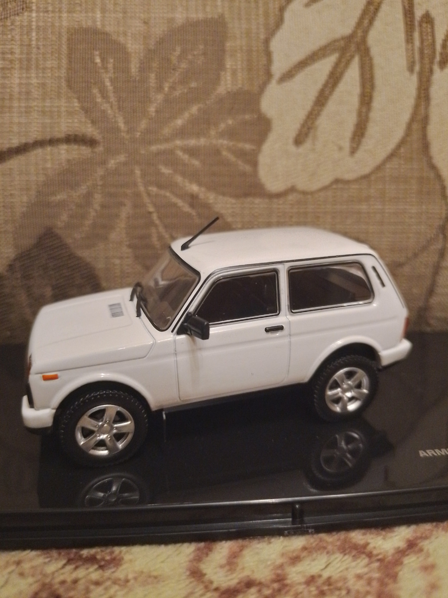 Масштабная модель ВАЗ-21214 Нива Urban.