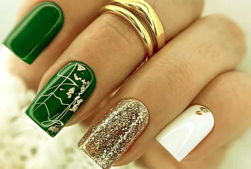 ✨ 40 дизайнов маникюра, которые заставят декабрь сиять! Почему блестящее золото — главный цвет месяца