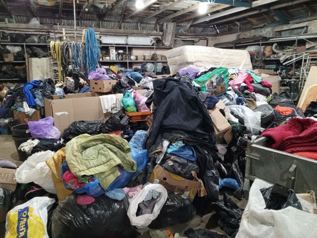 Склад одежды для трудников. Пожертвования.