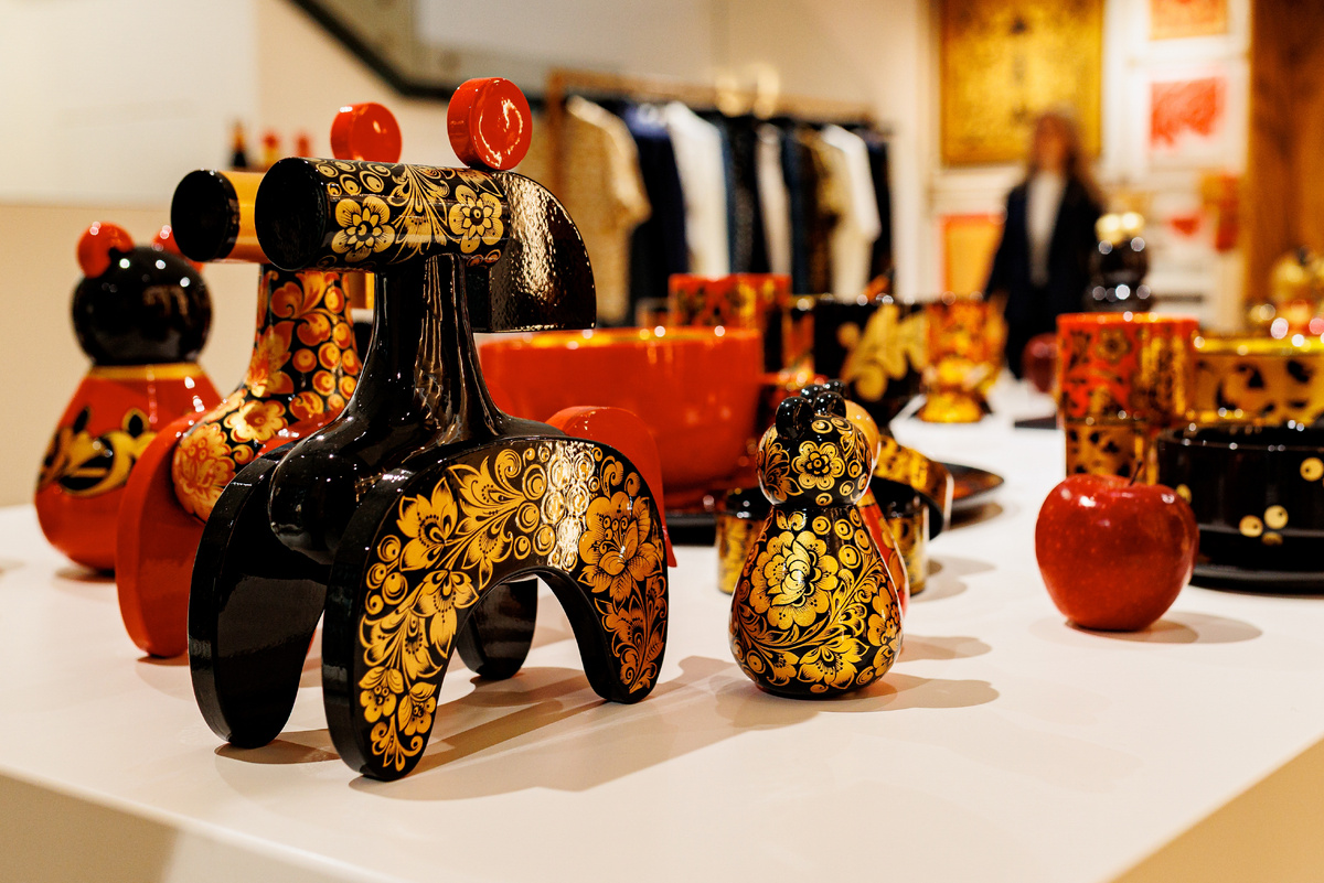 Коллекционная модель «Лошадка» в стиле классической хохломской росписи