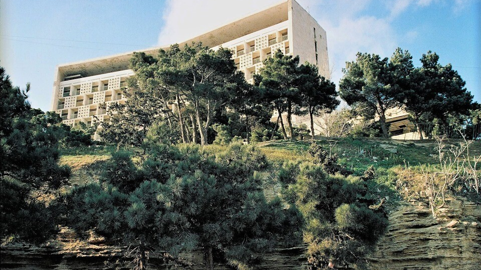 Холм Бельвю и самая яркая гостиница Баку, которой уже нет