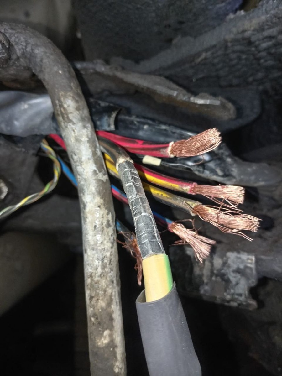 Наши специалисты восстанавливают электрожгут с соблюдением заводских стандартов Mercedes-Benz.