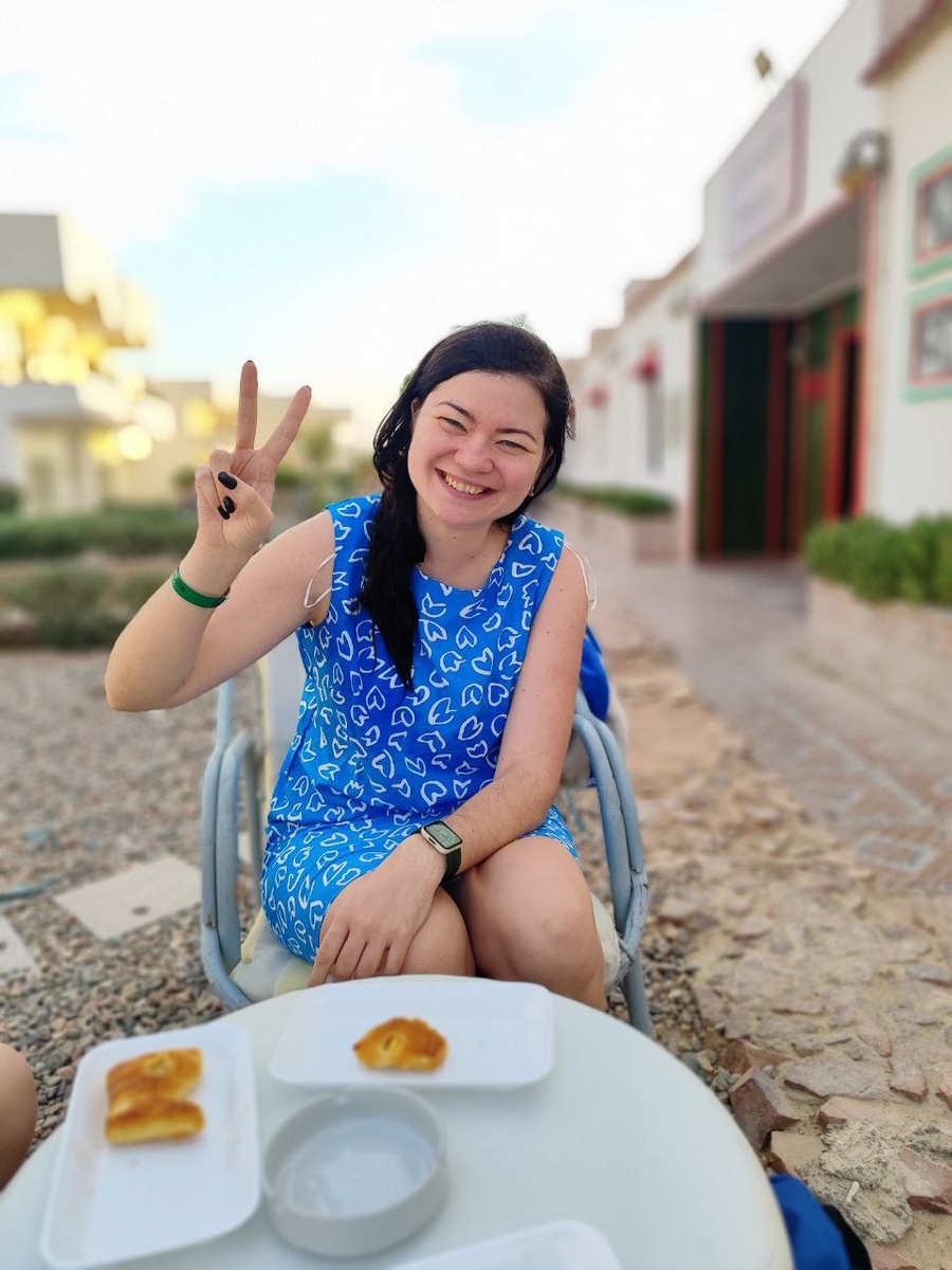 Вот так был автор статьи счастлив в отпуске всего месяц назад :)