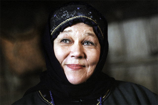 Люсьена Овчинникова в фильме «Сказка о купеческой дочери и таинственном цветке», 1991