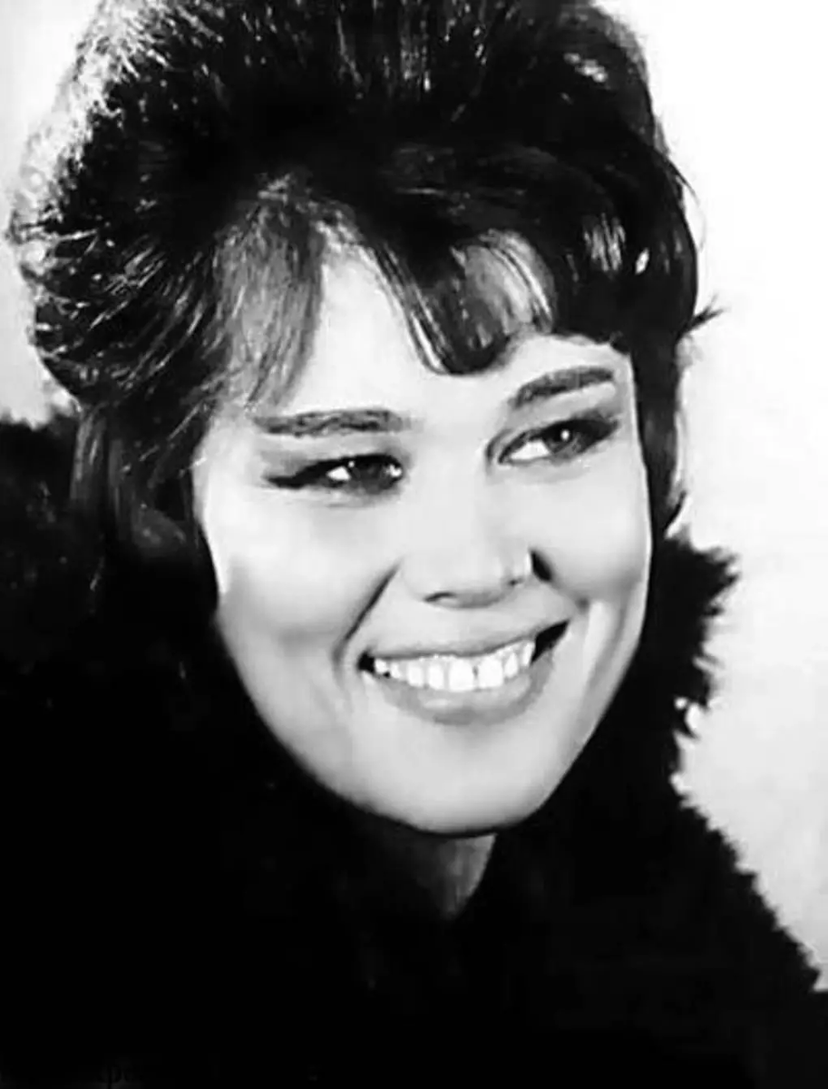 Люсьена Овчинникова