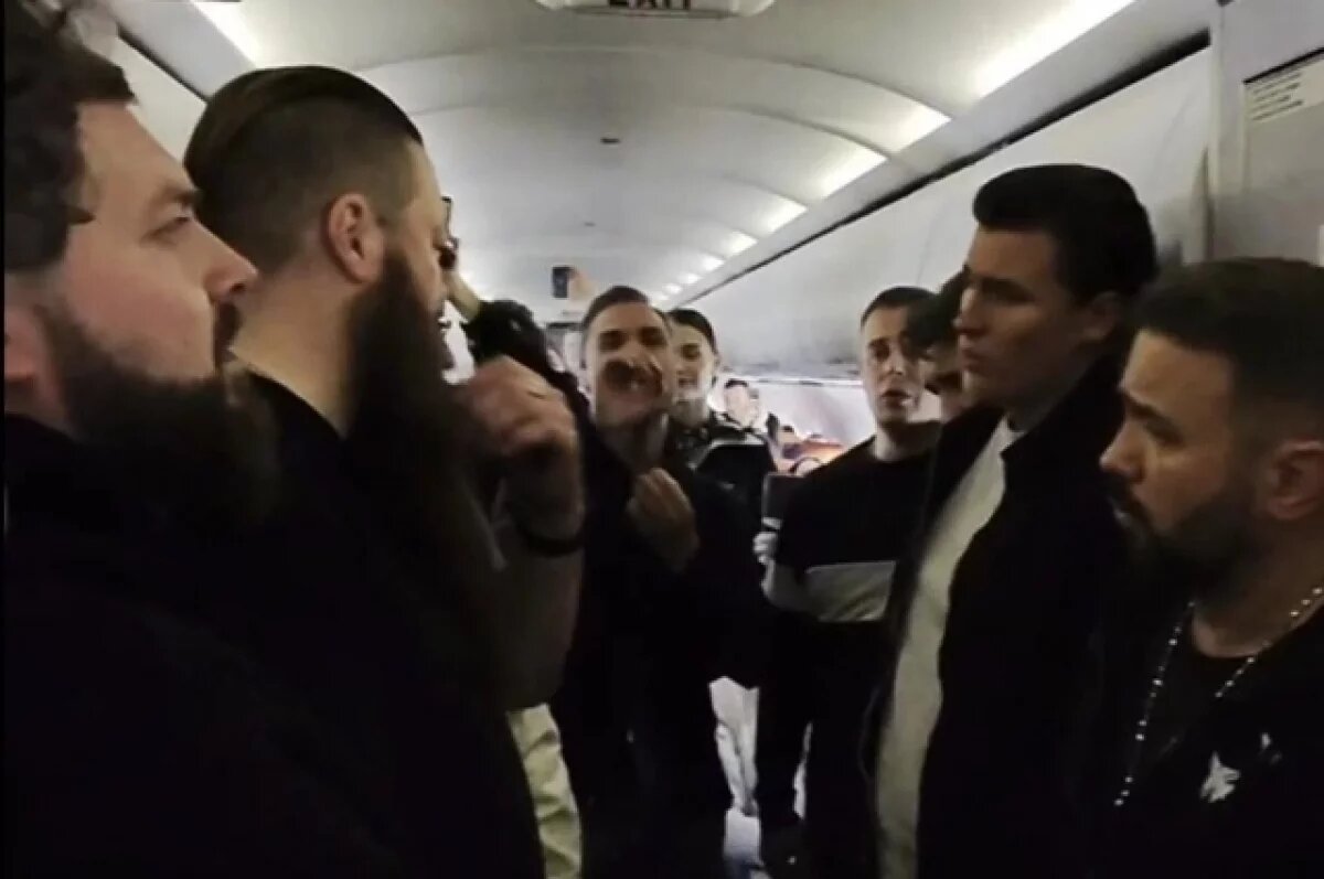    Хор Сретенского монастыря выступил на борту самолета Москва – Ереван