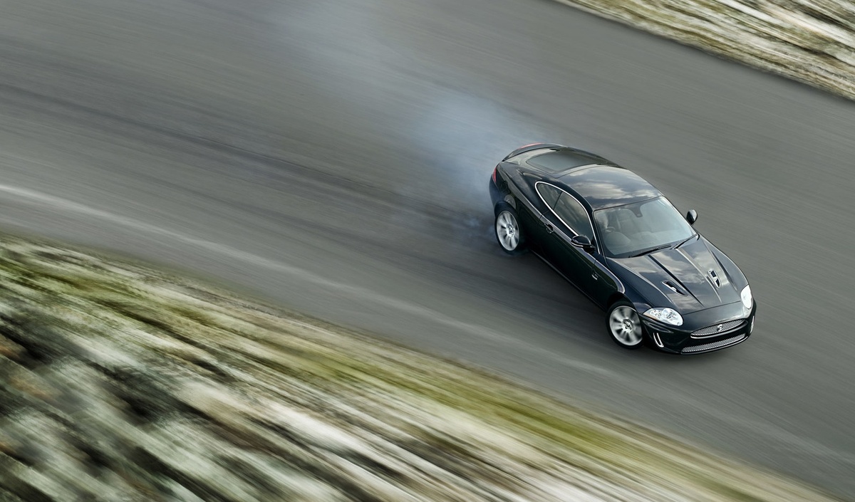 Был асфальт мокрый, и вдруг...