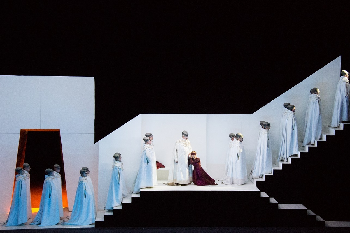 Сцена из спектакля. Фото с официального сайта МАМТа