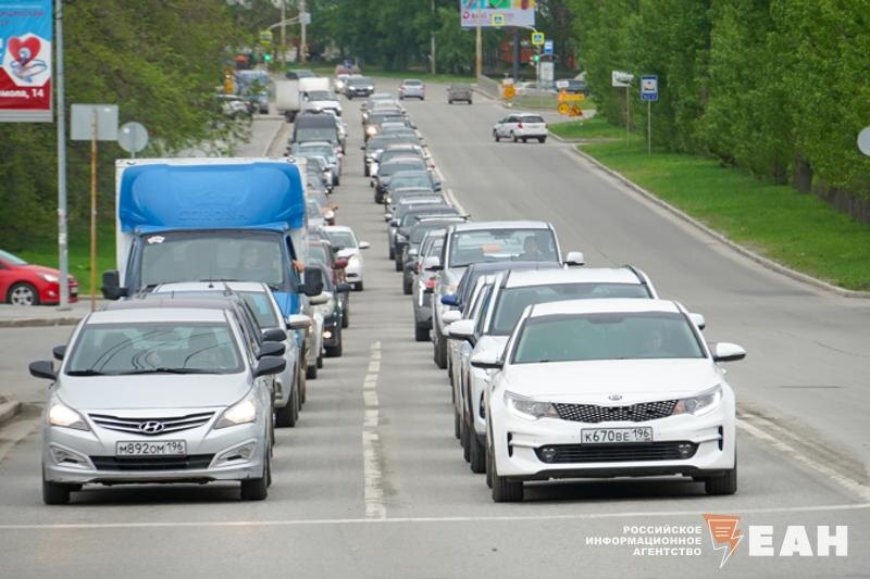    Фото: ЕАН / Автомобили на дороге