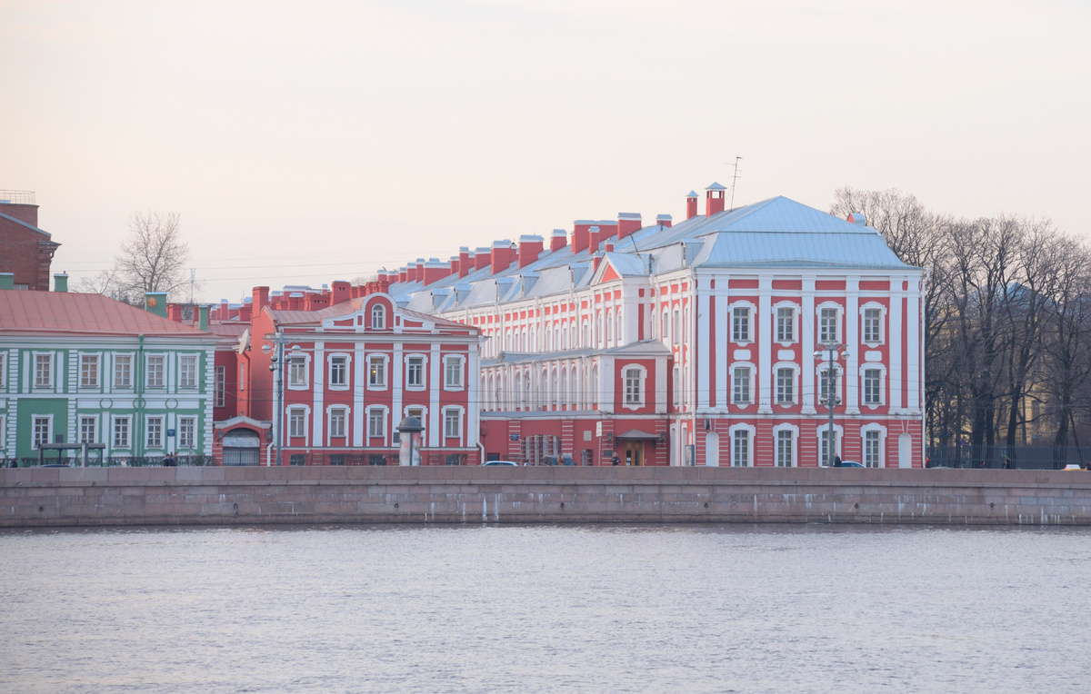    Главное здание СПбГУ   Chatham172/Shutterstock/FOTODOM