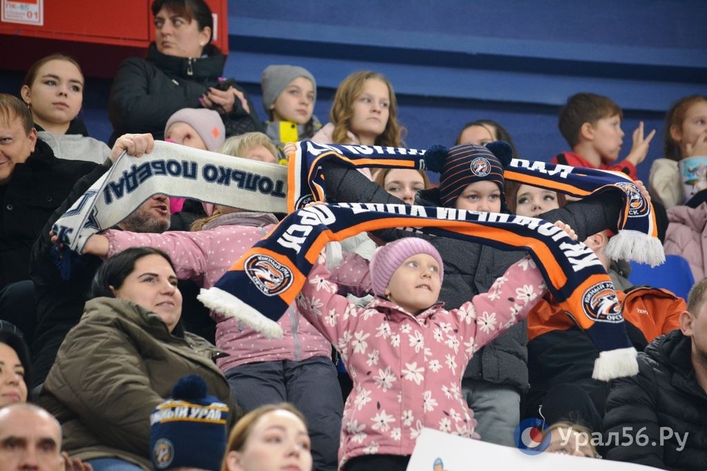    ХК «Южный Урал» отправился на выездную серию. Сегодня он сразится с командой «Челмет» в Челябинске