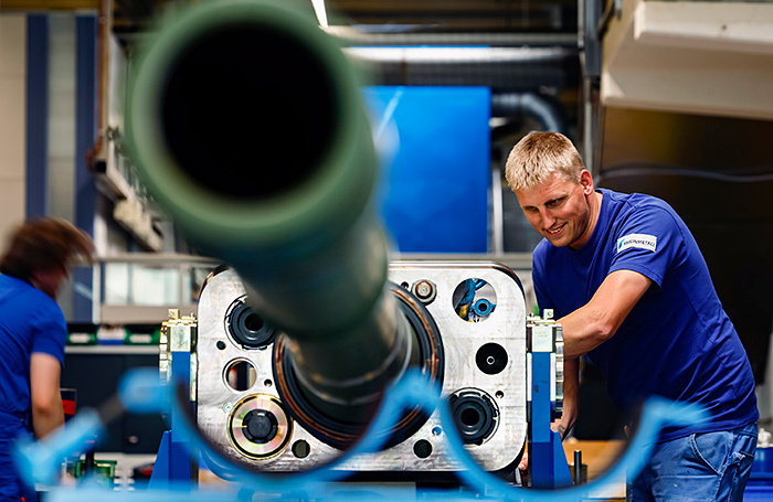    HANNIBAL HANSCHKE/EPA/TASS