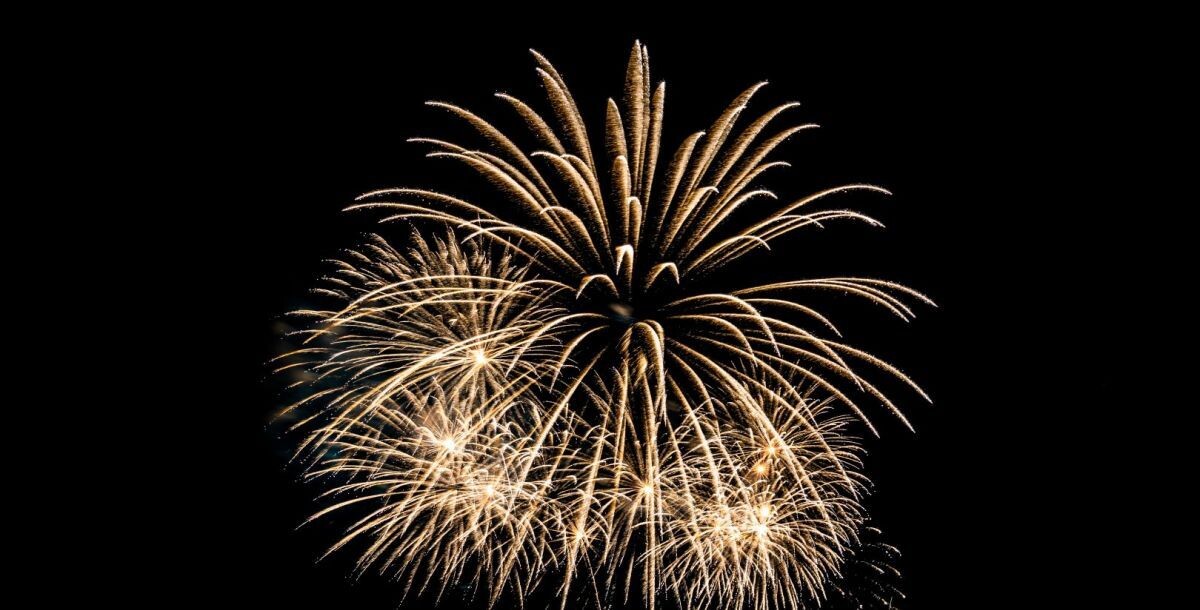 Запрет не касается хлопушек, бенгальских огней и фонтанов холодного огня