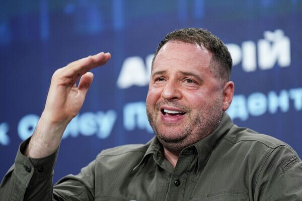 © AP Photo / Evgeniy Maloletka
Андрей Ермак 