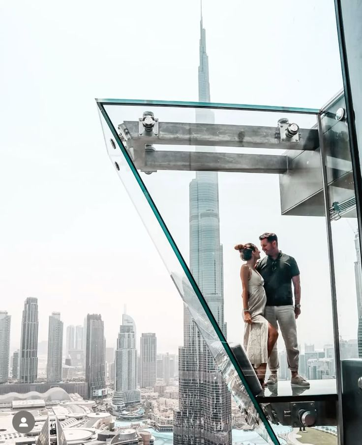 Sky Views Dubai 2026: смотровая площадка, стеклянная горка и Edge Walk над Дубаем