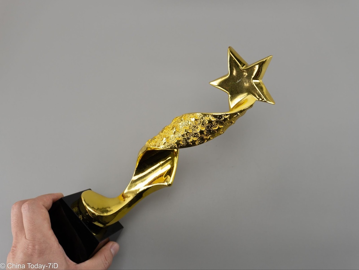 Какие статуэтки хотел заказать Валерий