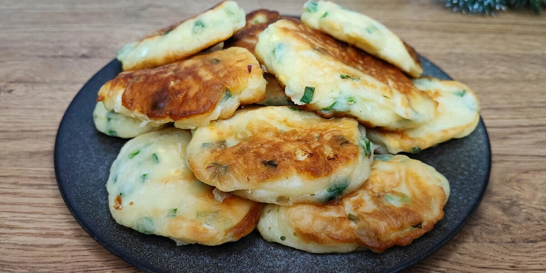 Воздушные и мягкие как пух ленивые пирожки с луком и яйцом