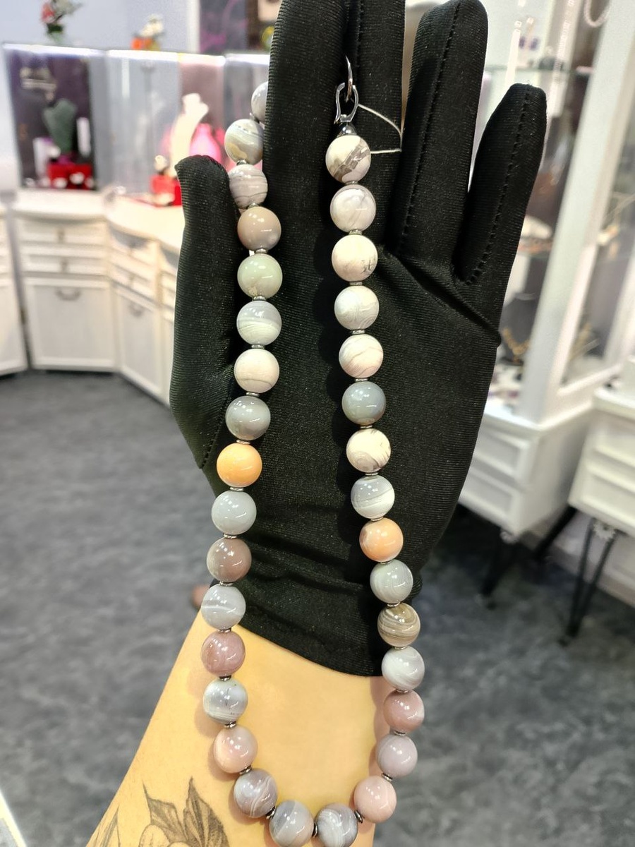 Бусы из агата Ботсвана