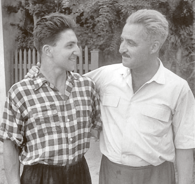 Алексей с отцом на даче в Переделкине