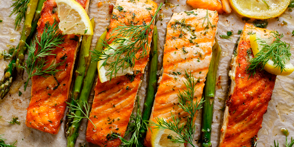 Добавляйте зелень в готовые блюда — это сохраняет максимум пользы и усиливает вкус.