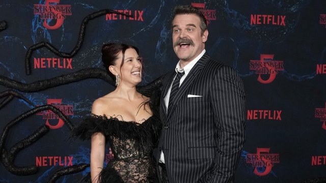 Звезда «Очень странных дел» высказалась о Дэвиде Харборе, которого обвиняла в травле