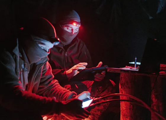 Смерть — это точка на дисплее: пилоты беспилотников работают прямо в «зоне поражения» на линии фронта © Ситара Талия Амбросио