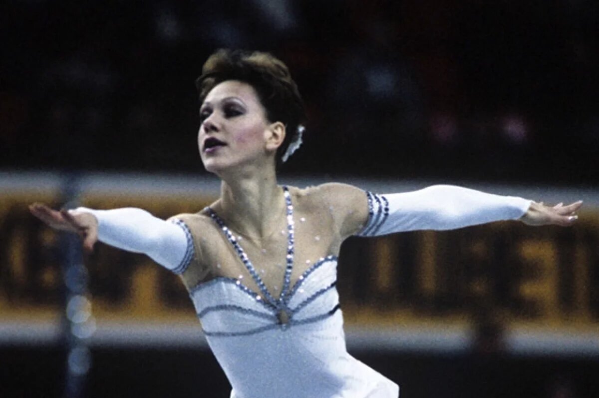    Член сборной команды СССР, серебряный призер чемпионата Европы 1988 г. Кира Иванова во время выступления на чемпионате СССР по фигурному катанию.