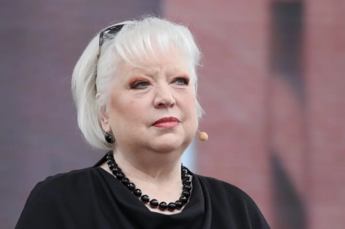    Народная артистка России свыше десяти лет борется с онкологическим заболеванием.