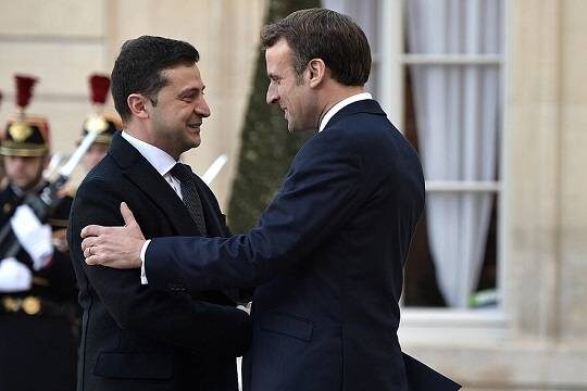    Зеленский прибыл во Францию для переговоров с Макроном