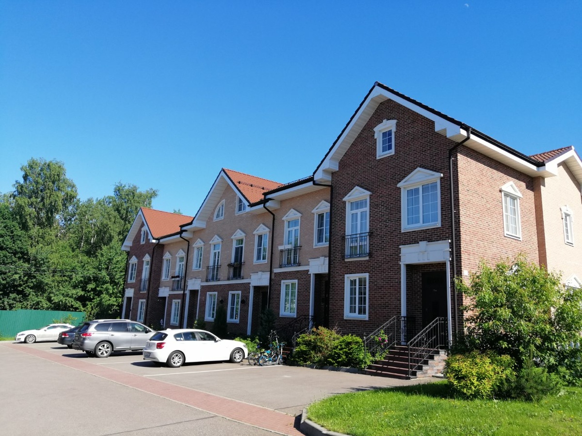 Содержание таунхауса не всегда дороже содержания квартир. Фото: Мир Квартир