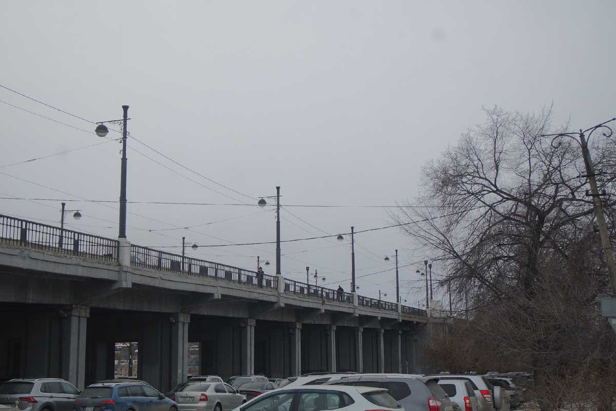начинаем мы нашу прогулку от Глазковского старого моста через Ангару