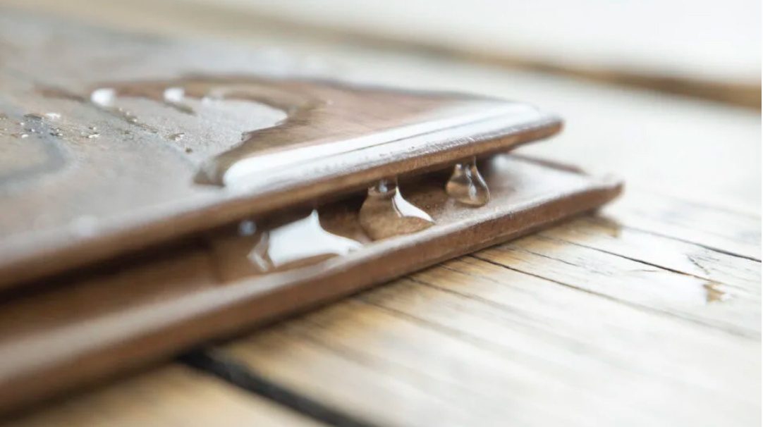 На фото: ламинат Floor Fort с восоквой обработкой WaxSeal