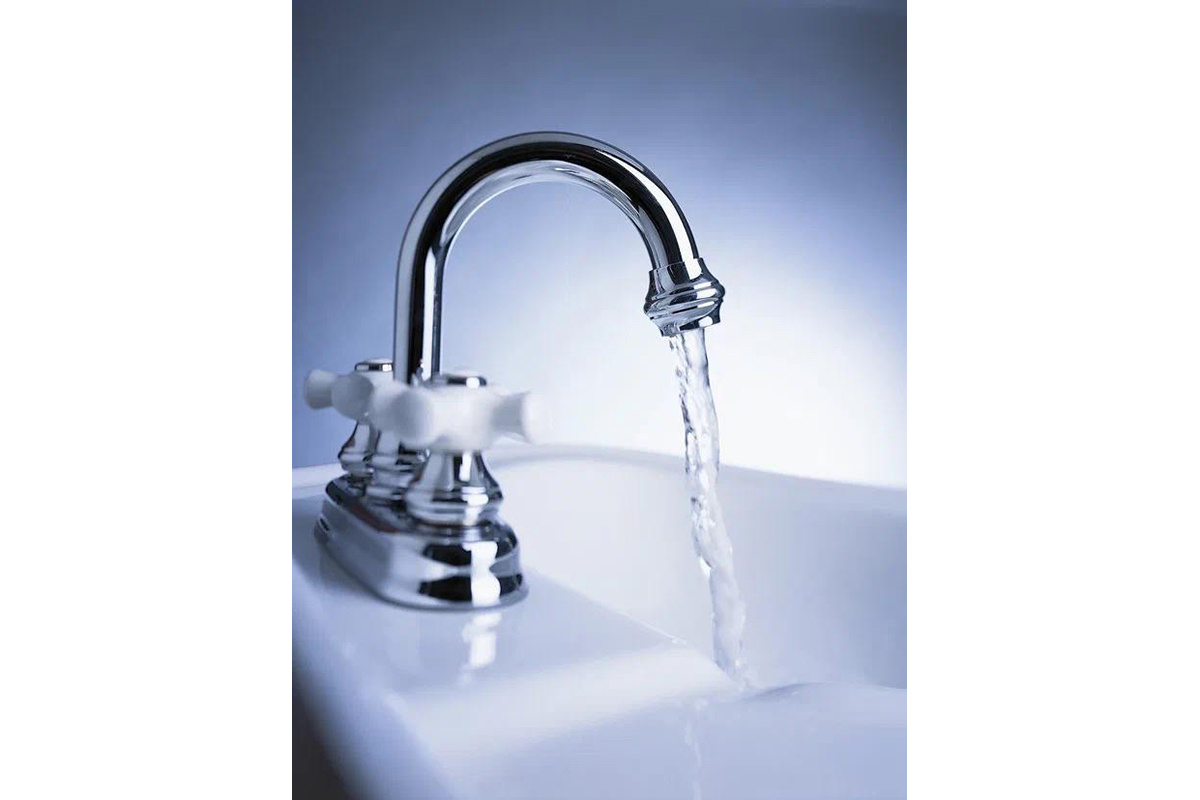    Штрафов за отказ от установки счетчиков нет, а вот повышающий коэффициент существует.