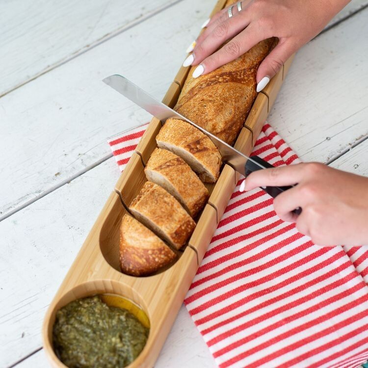 Чего только не придумают! Вот доска для нарезки и подачи багета