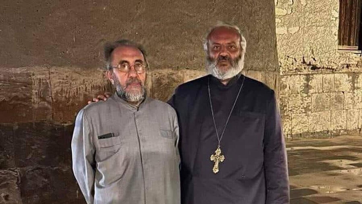 © Photo : Սրբազան պայքար