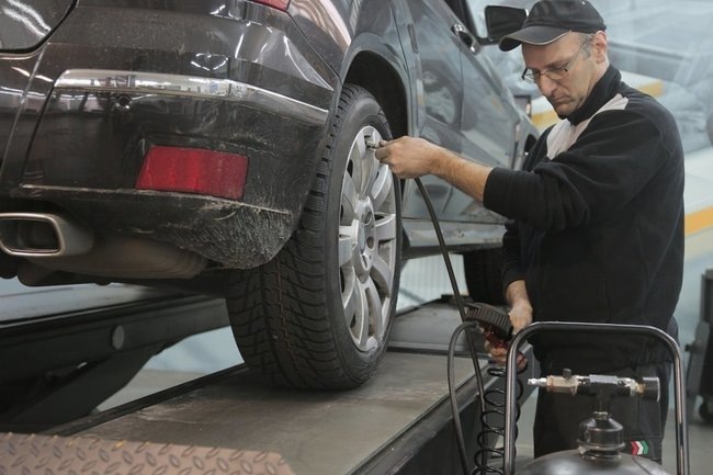 Автомеханик стал самым высокооплачиваемым работником декабря в Тюмени