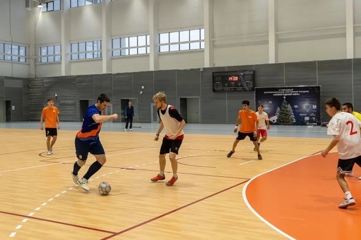    ВИЗ-Сталь поддержала юных спортсменов на «Новогоднем мяче»