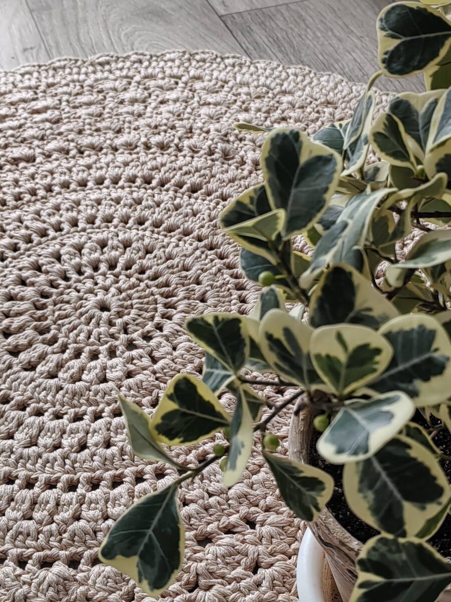 Коврик крючком "Круги памяти". Работа автора. Фото автора.