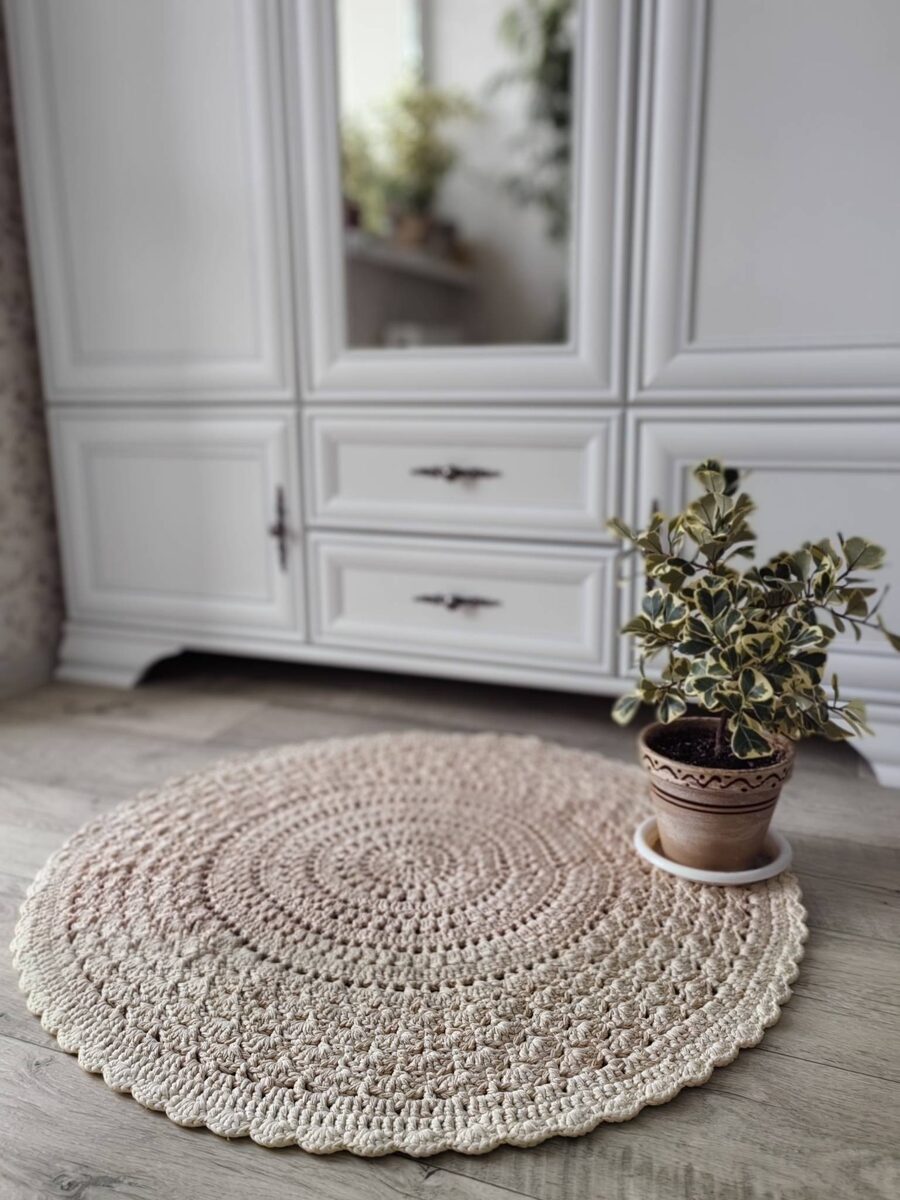 Коврик крючком в интерьере. Работа автора. Фото автора.