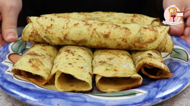 Бризоль по‑новому: картофельные блинчики с мясной начинкой и грибным соусом — восторг гарантирован!