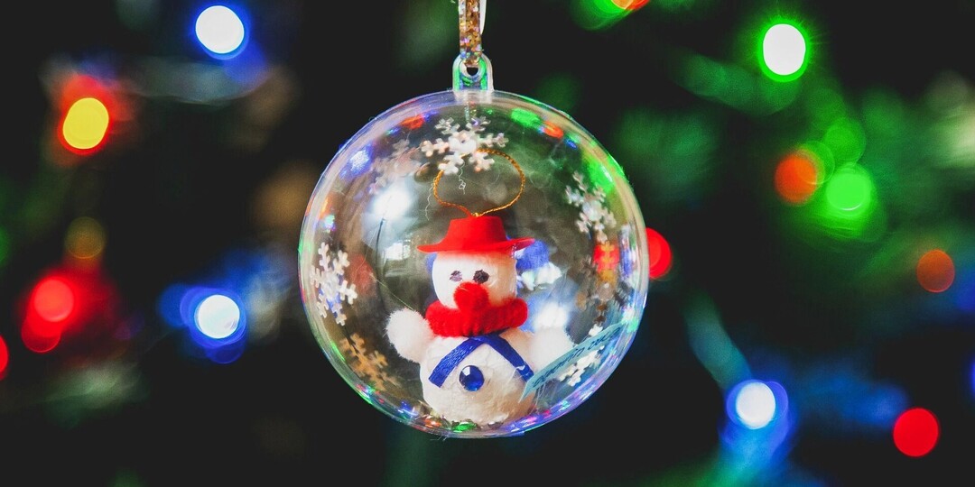 Как украсить елку к Новому году 2026: тренды и советы дизайнера