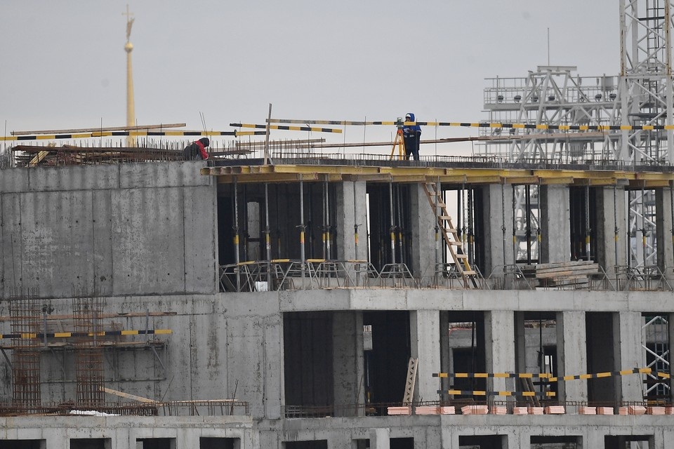    За последние шесть лет в районе уже открылись 13 новых школ и 27 детских садов. Алексей БУЛАТОВ